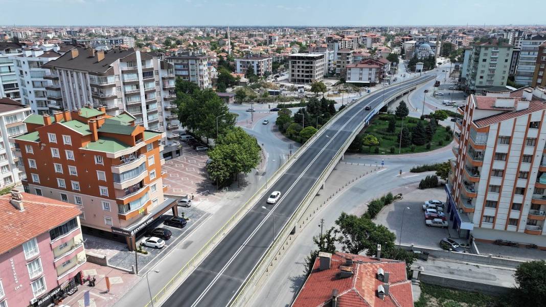 Konya'da Uluyayla ve Altıyol üst geçitleri kaymak gibi oldu 6